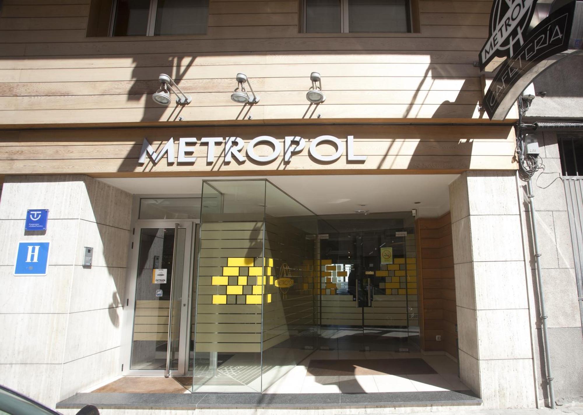 Hotel Metropol By Carris Lugo Kültér fotó